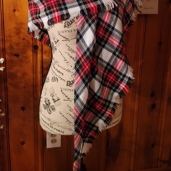 Scarf - Picture 7 of 8